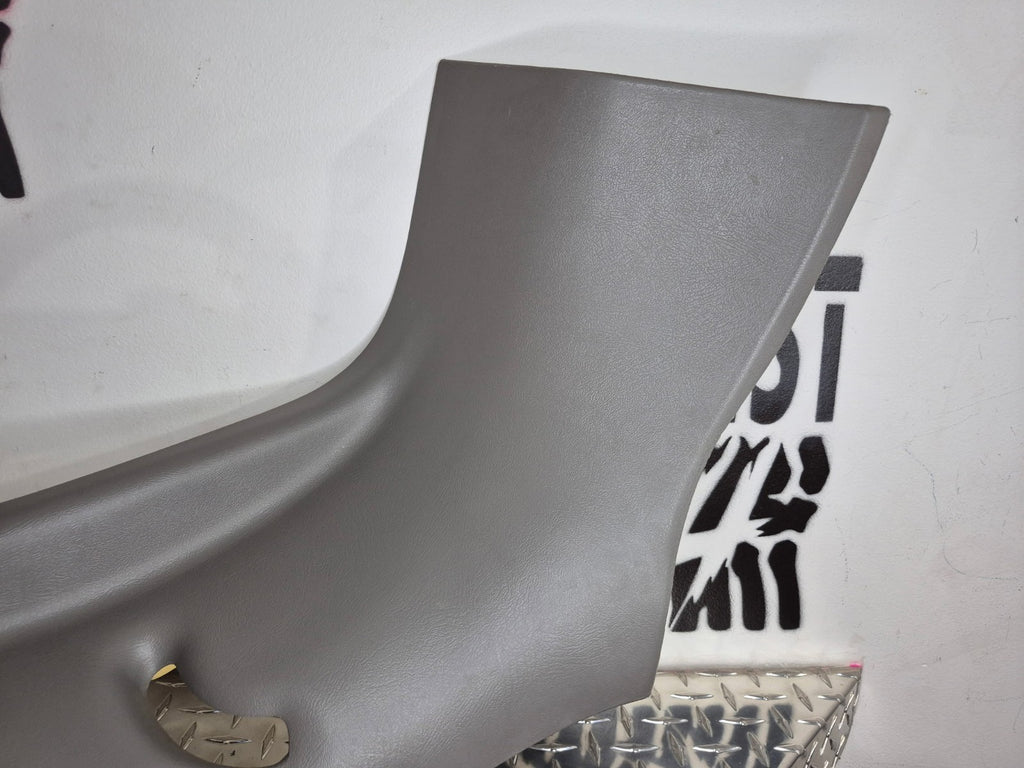 2000-06 Chevy Avalanche C Pillar LH Passenger Md Dk Pewter