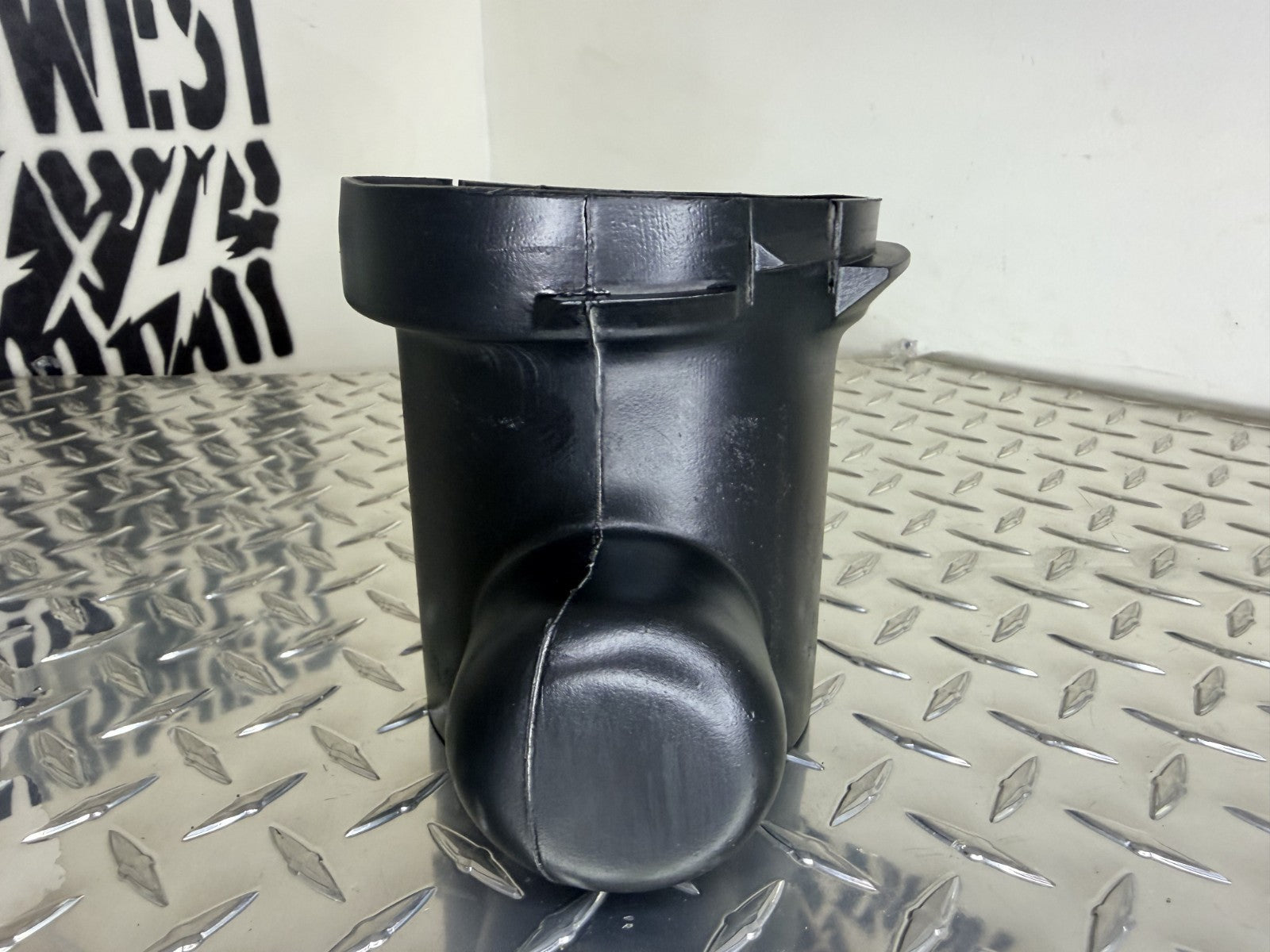 1996-00 Chevy GMC C/K Silverado Sierra Air Intake Box Duct Hose 5.7L Vortec OEM