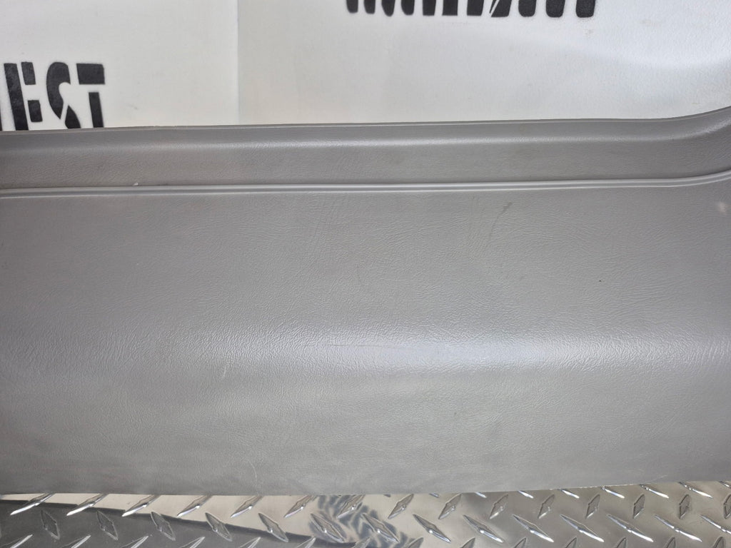 2000-06 Chevy Avalanche C Pillar RH Passenger Md Dk Pewter