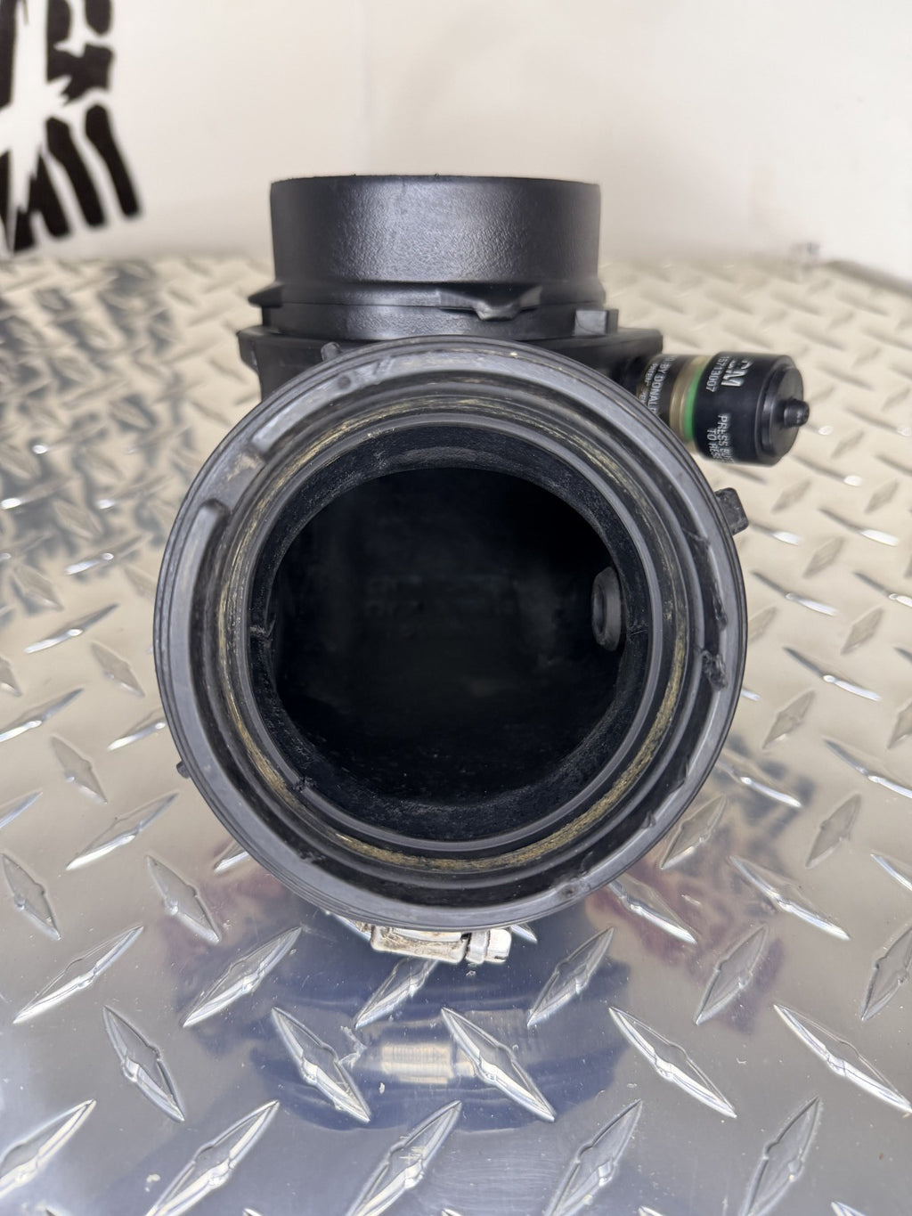 1996-00 Chevy GMC C/K Silverado Sierra Air Intake Elbow 5.0 5.7 OEM