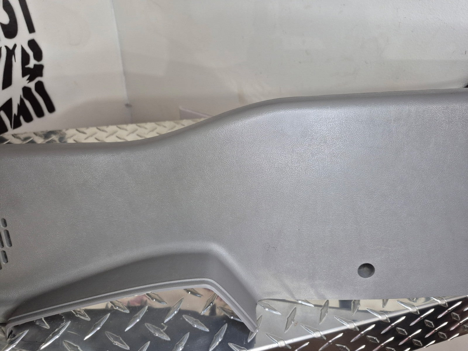1996-00 OBS Chevy C/K Truck Crew Cab C Pillar Trim Molding LH Driver Md Gray