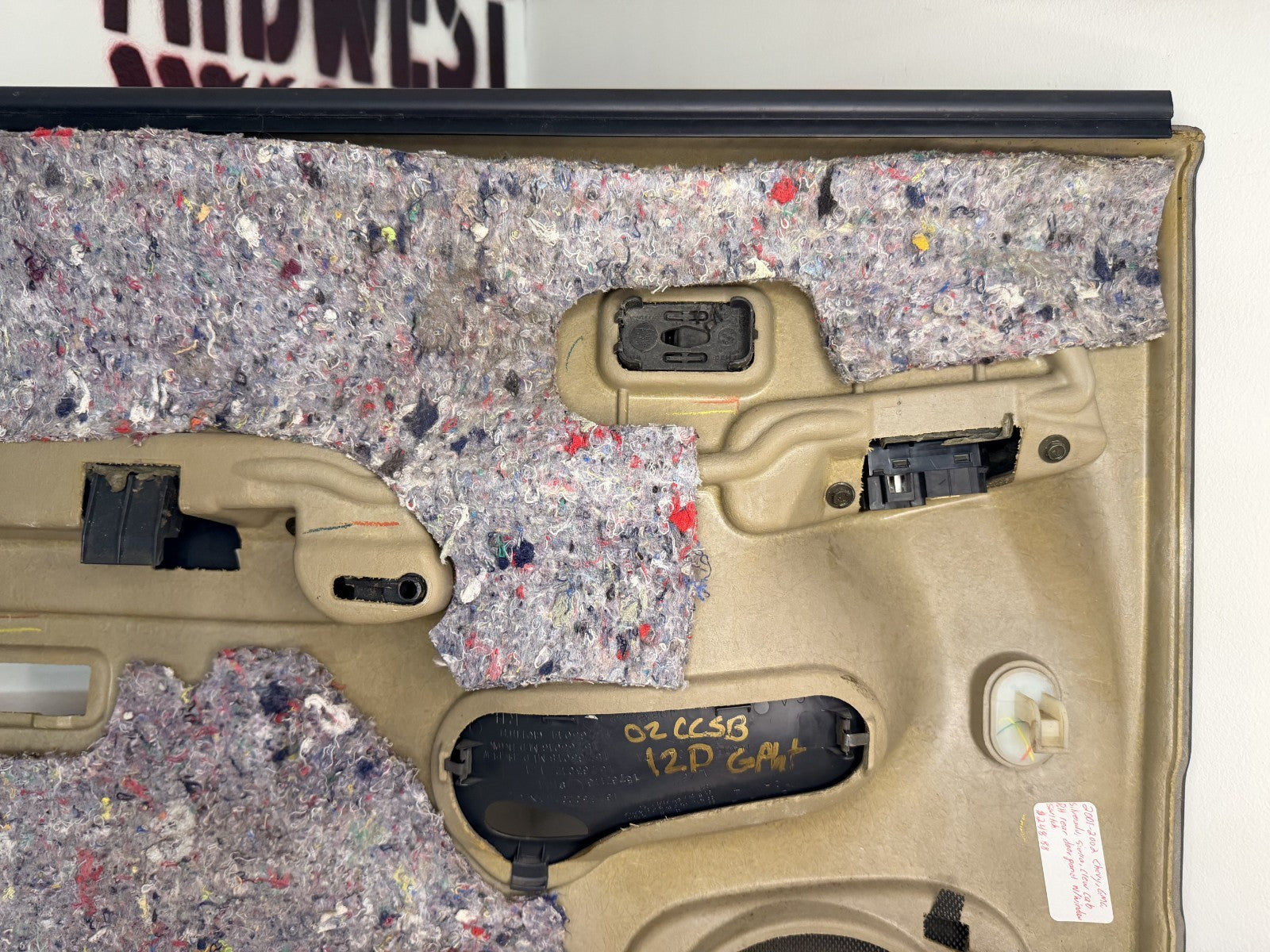 2001-02 Chevy GMC Silverado Sierra Crew Cab RH Rear Door Panel w/ Window Switch