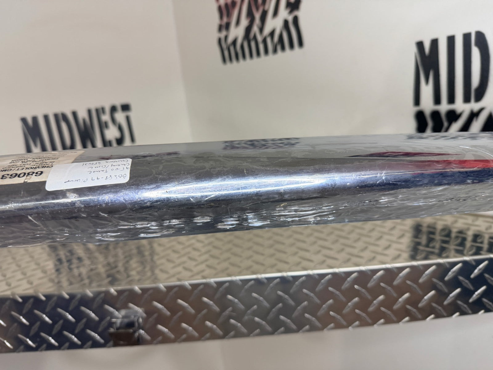 88-99 Chevy Pickup/92-94 Blazer/95-00 OBS Tahoe AVS Hood Shield-680631 Chrome