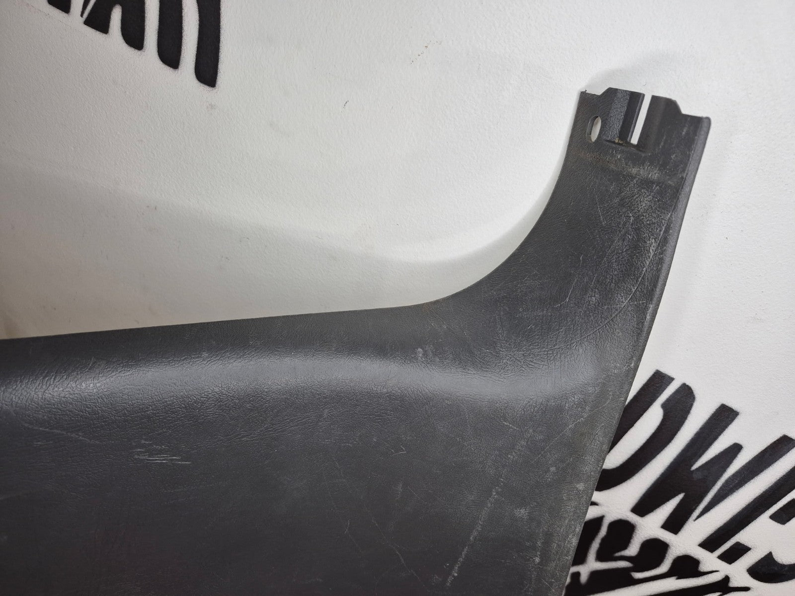 2000-06 Chevy Tahoe GMC Yukon Silverado RH B Pillar Center Trim Panel-Dk Pewter