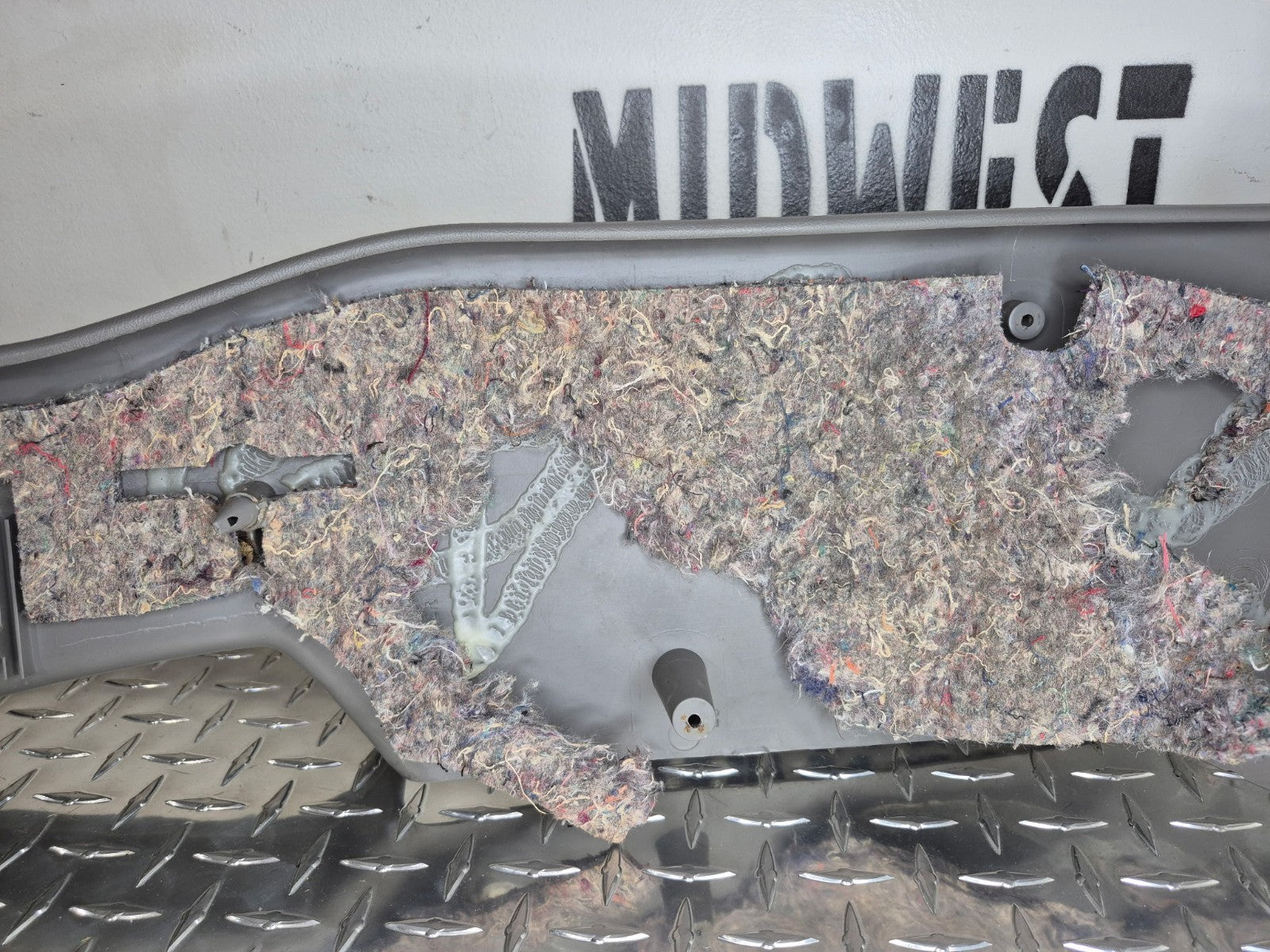 1996-00 OBS Chevy C/K Truck Crew Cab C Pillar Trim Molding Right Side Md Gray