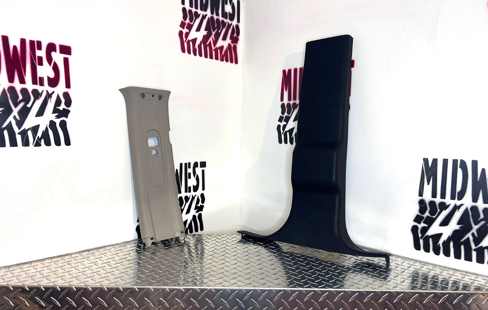 2010-2014 Chevy GMC Center B Pillar Trim Upper+Lower Rear Right Yukon Suburban