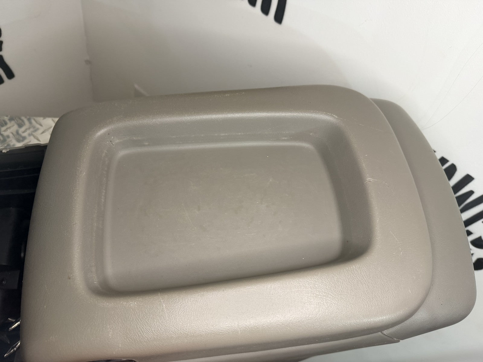 2003-06 GMC Sierra/Yukon Floor Center Console w/Bose Entertainment+Rear Climate