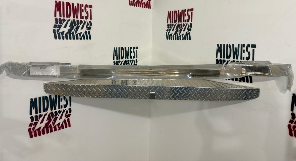 2007-08 Chevy Avalanche Tahoe Suburban AVS Chrome Hood Shield -680303