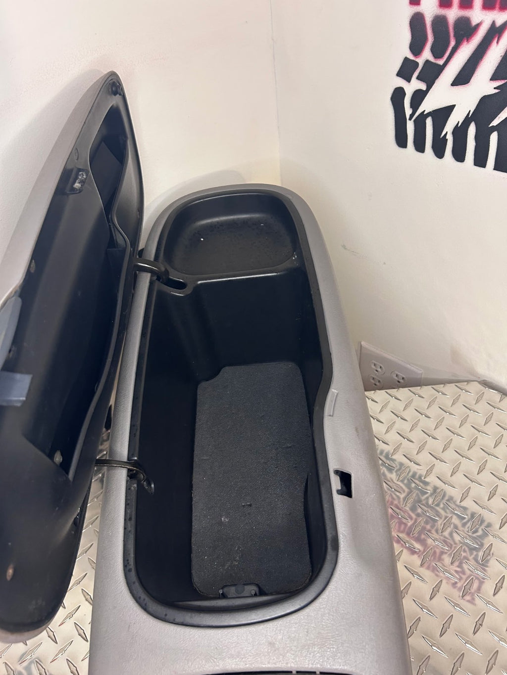 1995-99 Chevy GMC C/K 1500 2500 Floor Center Console OEM Suburban Silverado