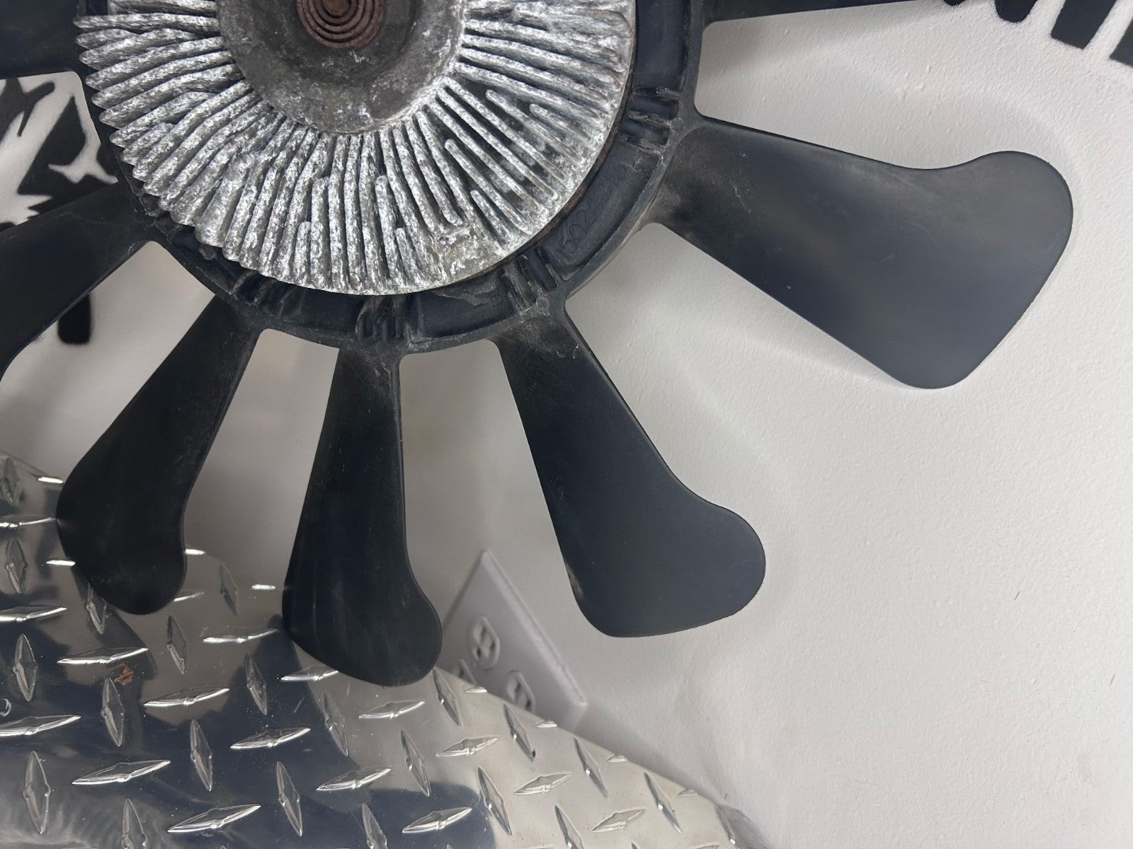 1997-00 Chevy/GMC C/K 5.7L Vortec Engine Cooling Radiator Clutch Fan OEM