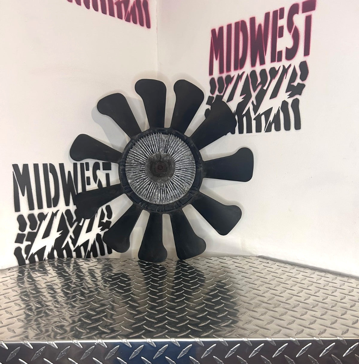 1997-00 Chevy/GMC C/K 5.7L Vortec Engine Cooling Radiator Clutch Fan OEM