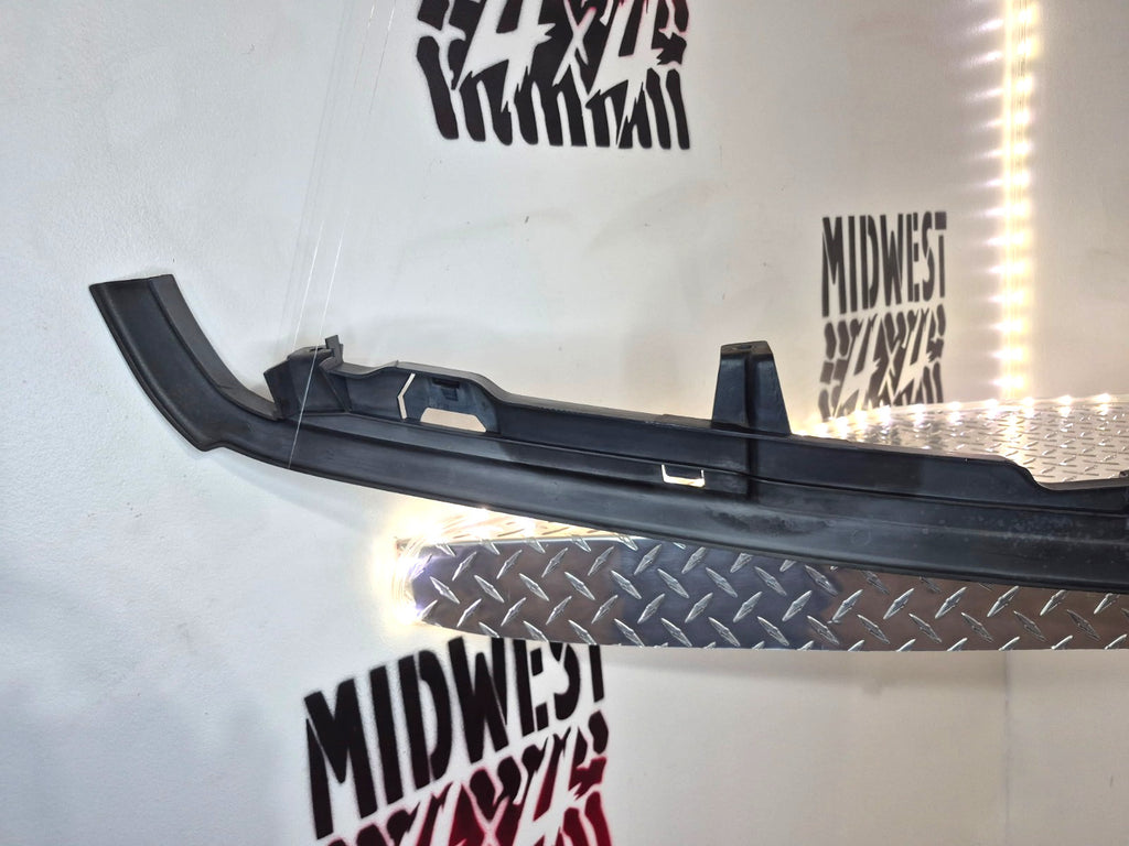 1994-00 Chevy GMC C/K Bumper Filler Trim Silverado Sierra Suburban OEM