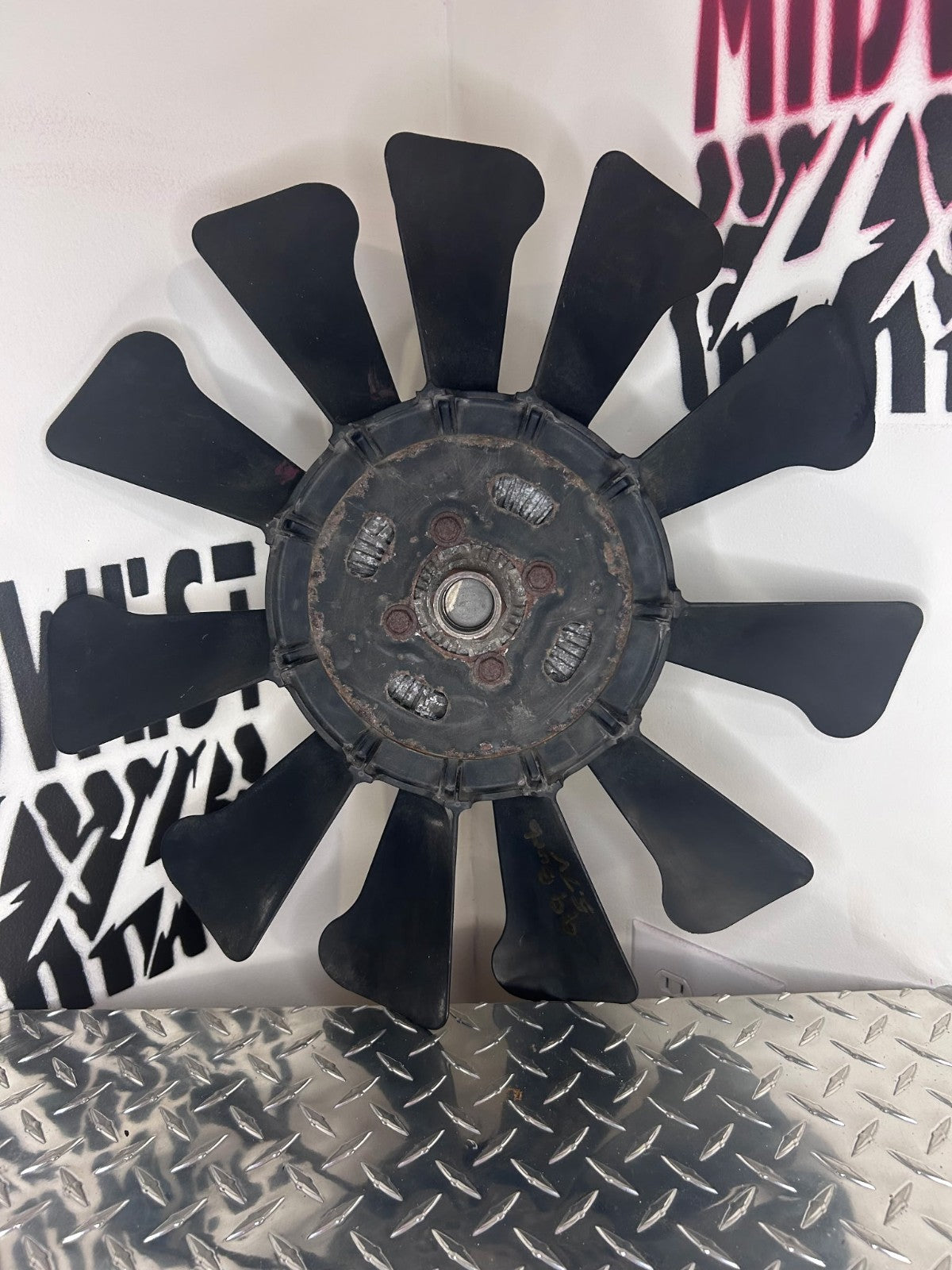 1997-00 Chevy/GMC C/K 5.7L Vortec Engine Cooling Radiator Clutch Fan OEM