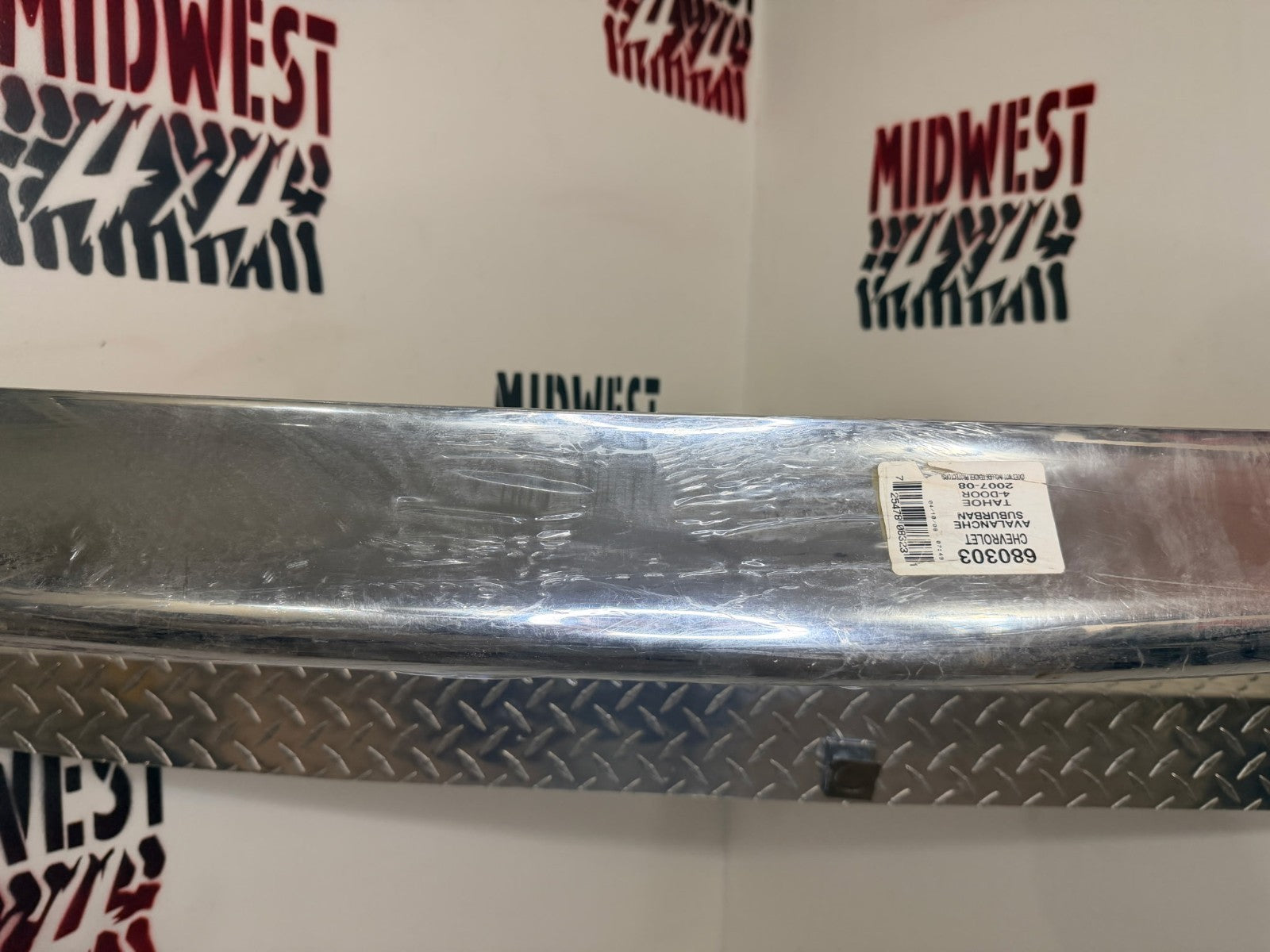 2007-08 Chevy Avalanche Tahoe Suburban AVS Chrome Hood Shield -680303