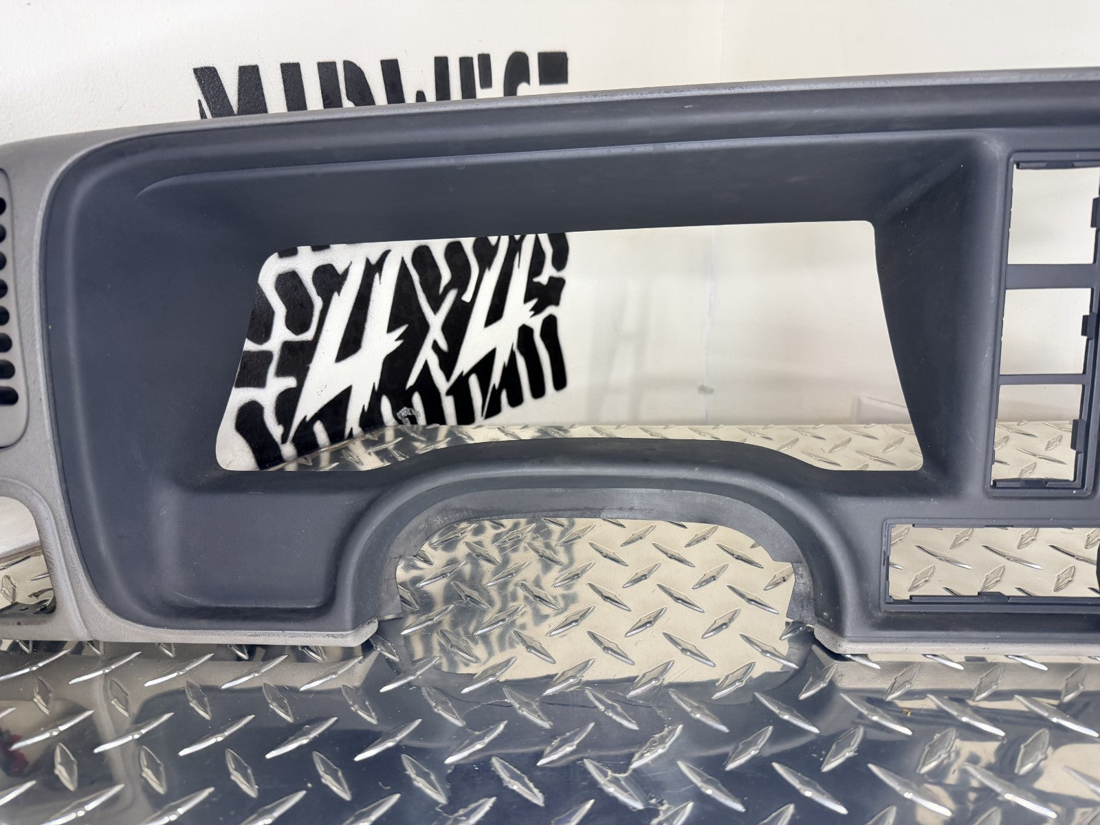1995-99 Chevy GMC C/K Silverado Sierra Yukon Dash Bezel Cluster Trim OEM