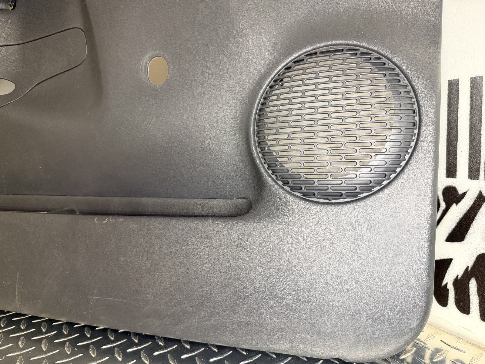 1999-06 Silverado/Sierra Driver LH Front Door Panel Manual Window OEM Graphite