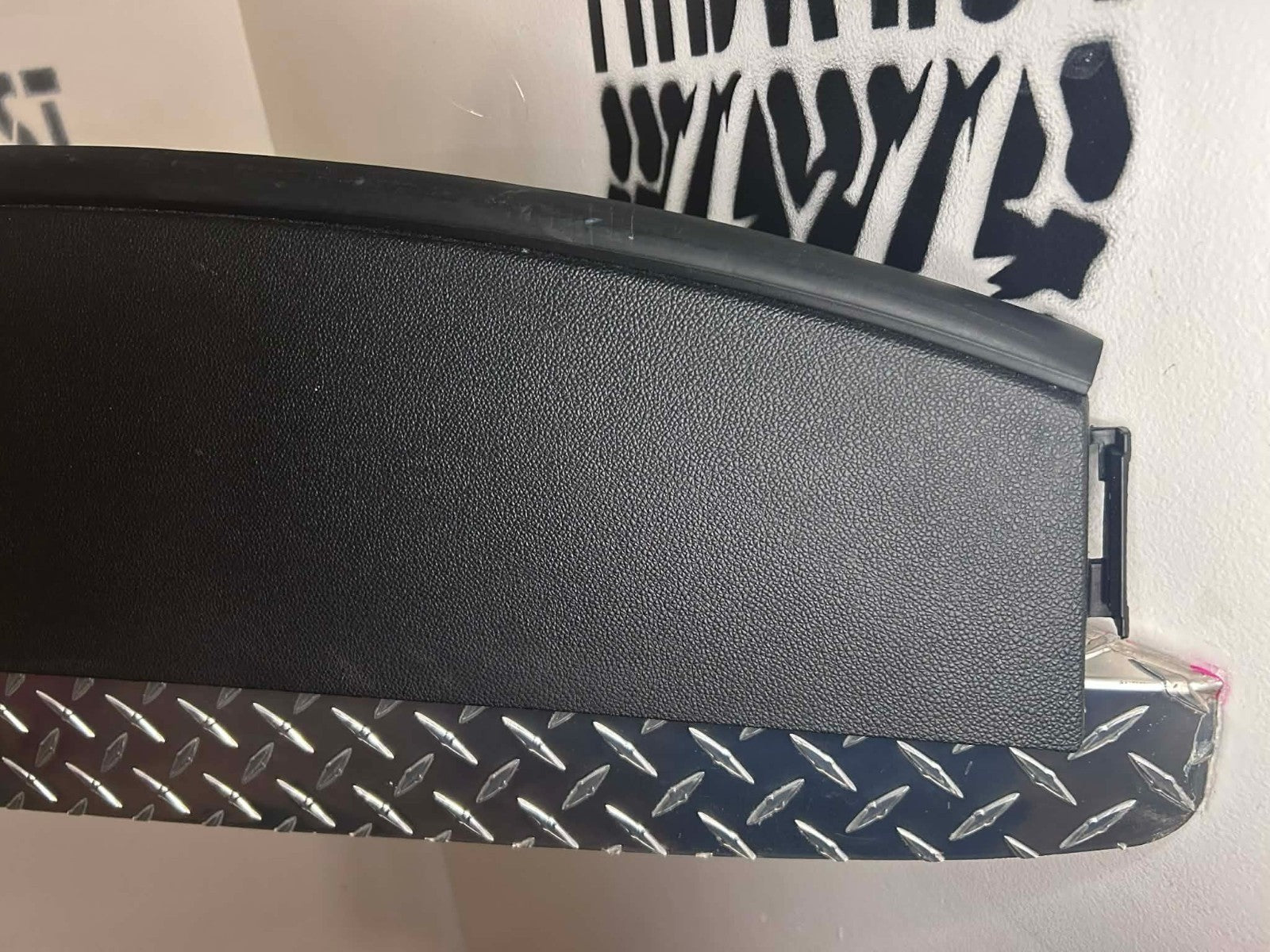 2007-13 Silverado Sierra Suburban Dash Defrost Vent Trim Panel OEM