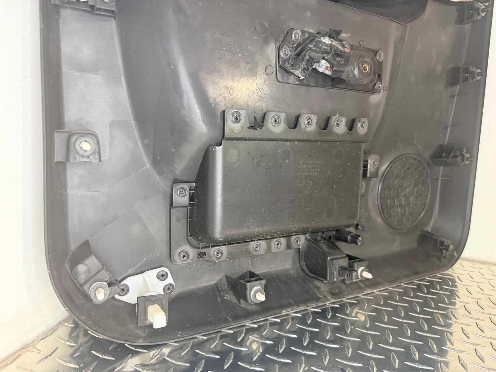 2007-13 Silverado/Sierra Rear Right Passenger Side Door Panel Crew Cab OEM