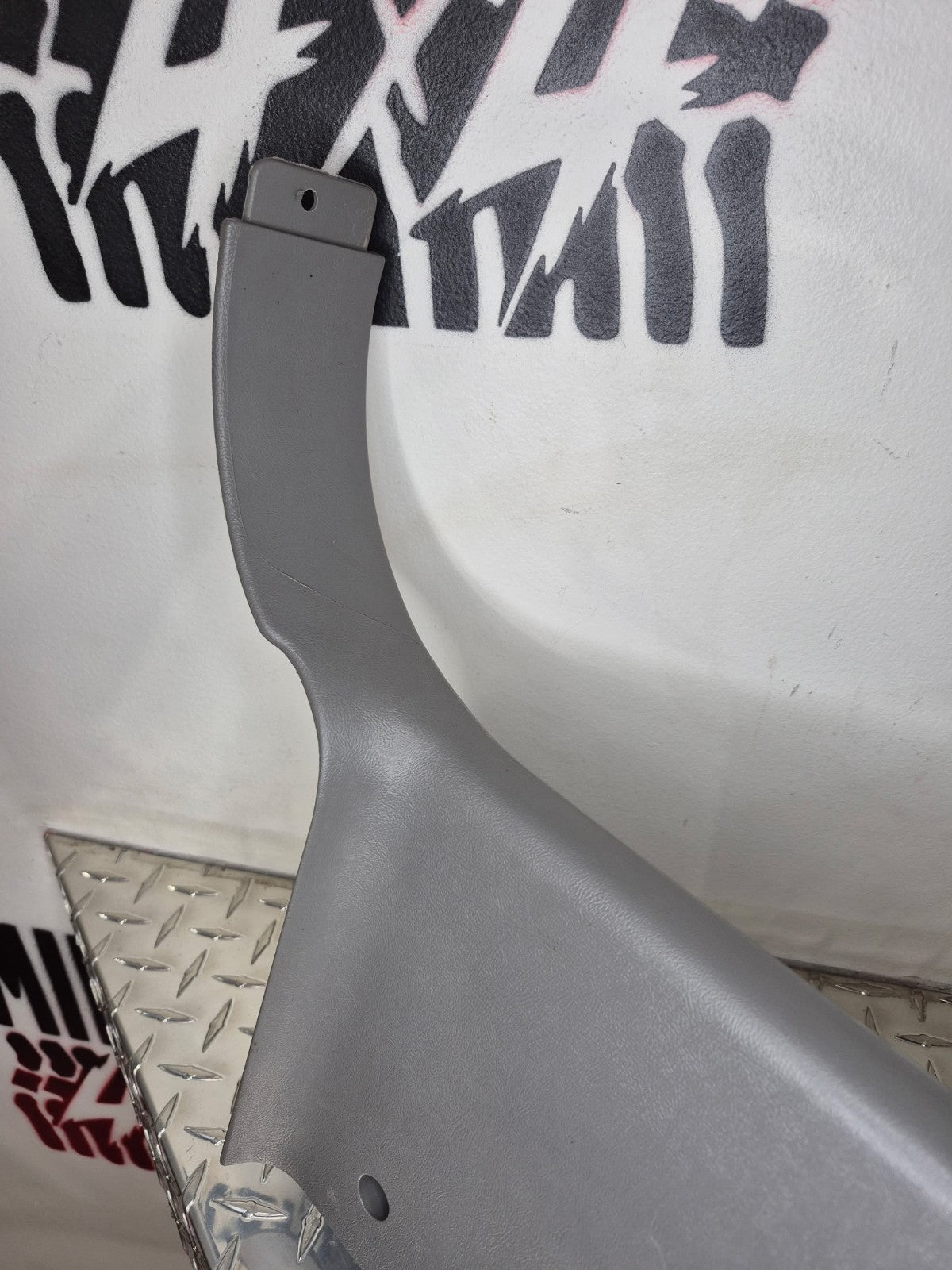 1996-00 OBS Chevy C/K Truck Crew Cab C Pillar Trim Molding Right Side Md Gray