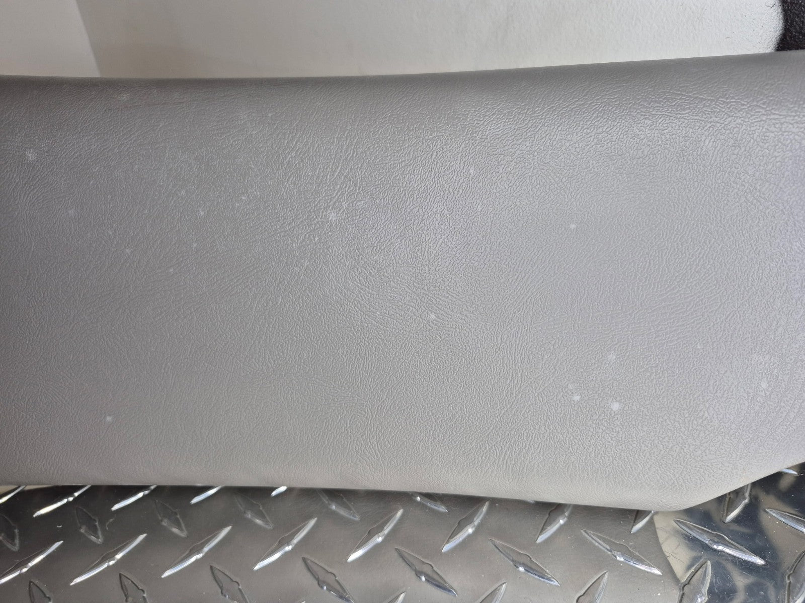 1999-06 Chevy Tahoe GMC Yukon Avalanche RH B Pillar Trim Panel Md Dk Pewter