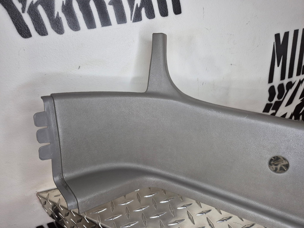 1996-00 OBS Chevy C/K Truck Crew Cab C Pillar Trim Molding LH Driver Md Gray