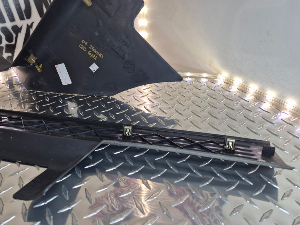 1999-06 Chevy/GMC Silverado Sierra Tahoe Passenger Kick Panel+Door Sill Plate
