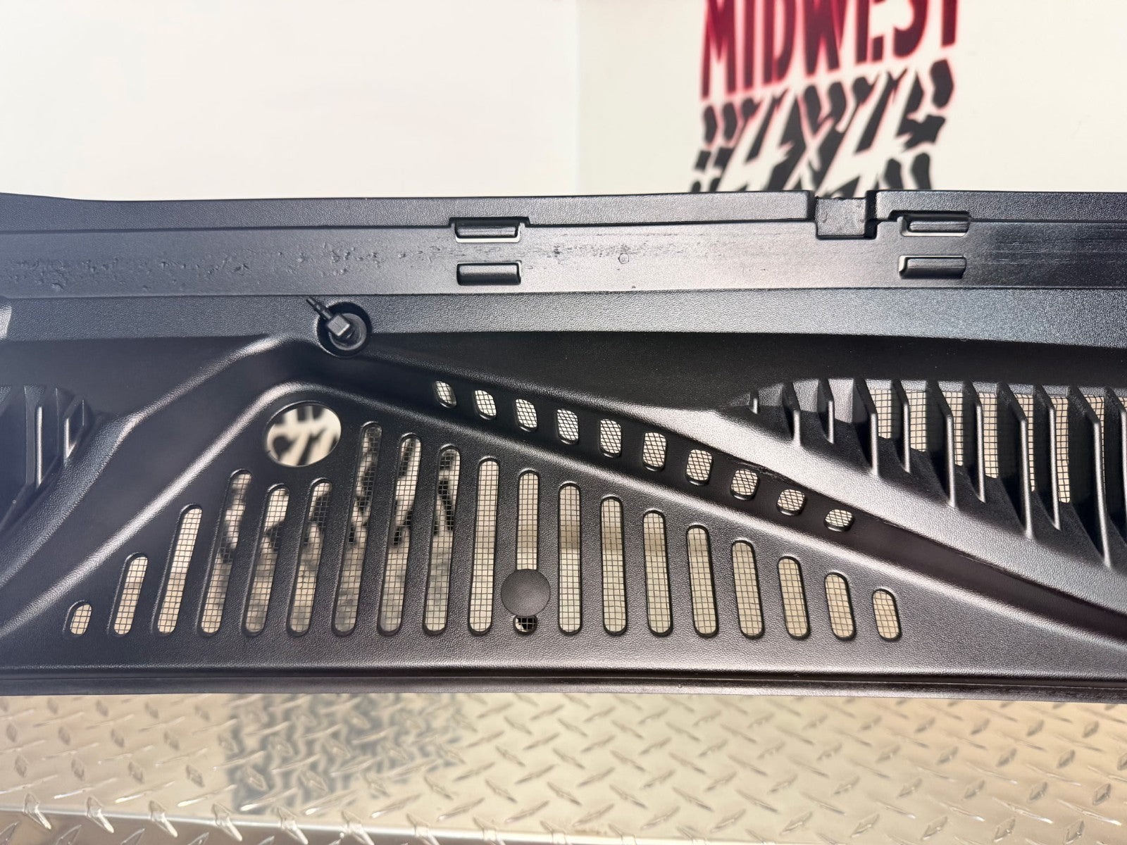 1999-06 Silverado Sierra Escalade Windshield Wiper Cowl Vent Panel OEM Refurbish