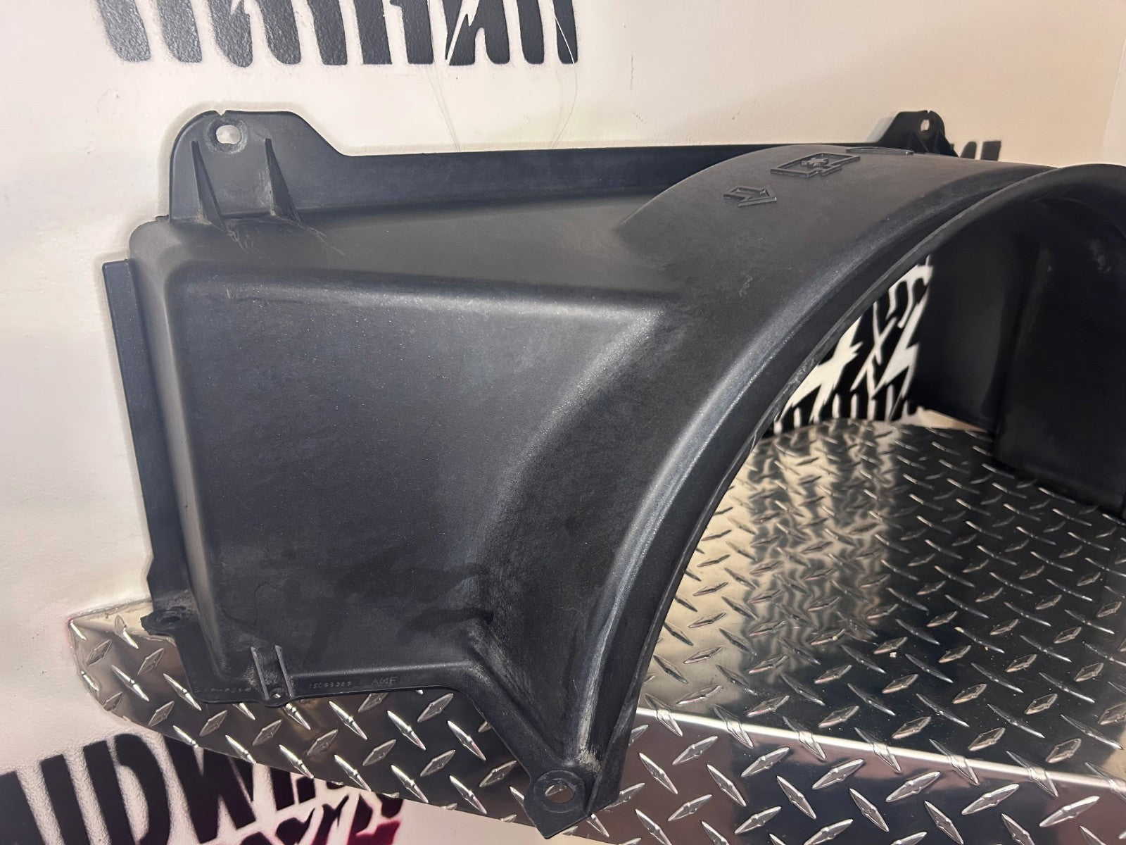1999-04 Chevy/GMC Silverado Sierra Fan Shroud Assy Upper+Lower OEM