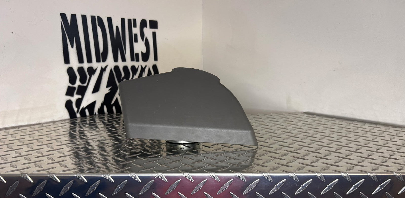 2003-07 Chevy/GMC Silverado/Sierra Seat Belt Adjuster Trim Cover Panel L Driver