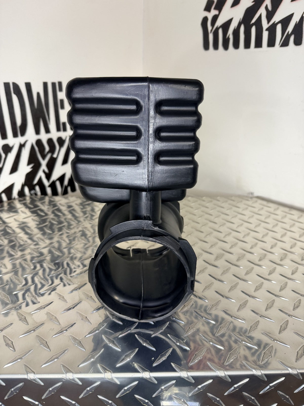 1996-99 Chevy GMCC/K 5.0L 5.7L Sierra Suburban Air Cleaner Intake Resonator OEM