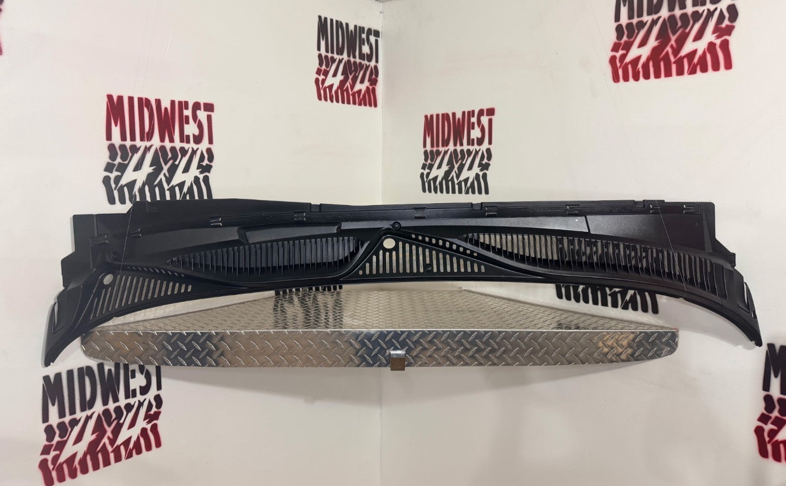 1999-06 Escalade/Yukon Windshield Wiper Cowl Vent Panel OEM Refurbished